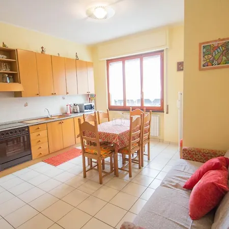 Trilocale Con Box Auto Apartman